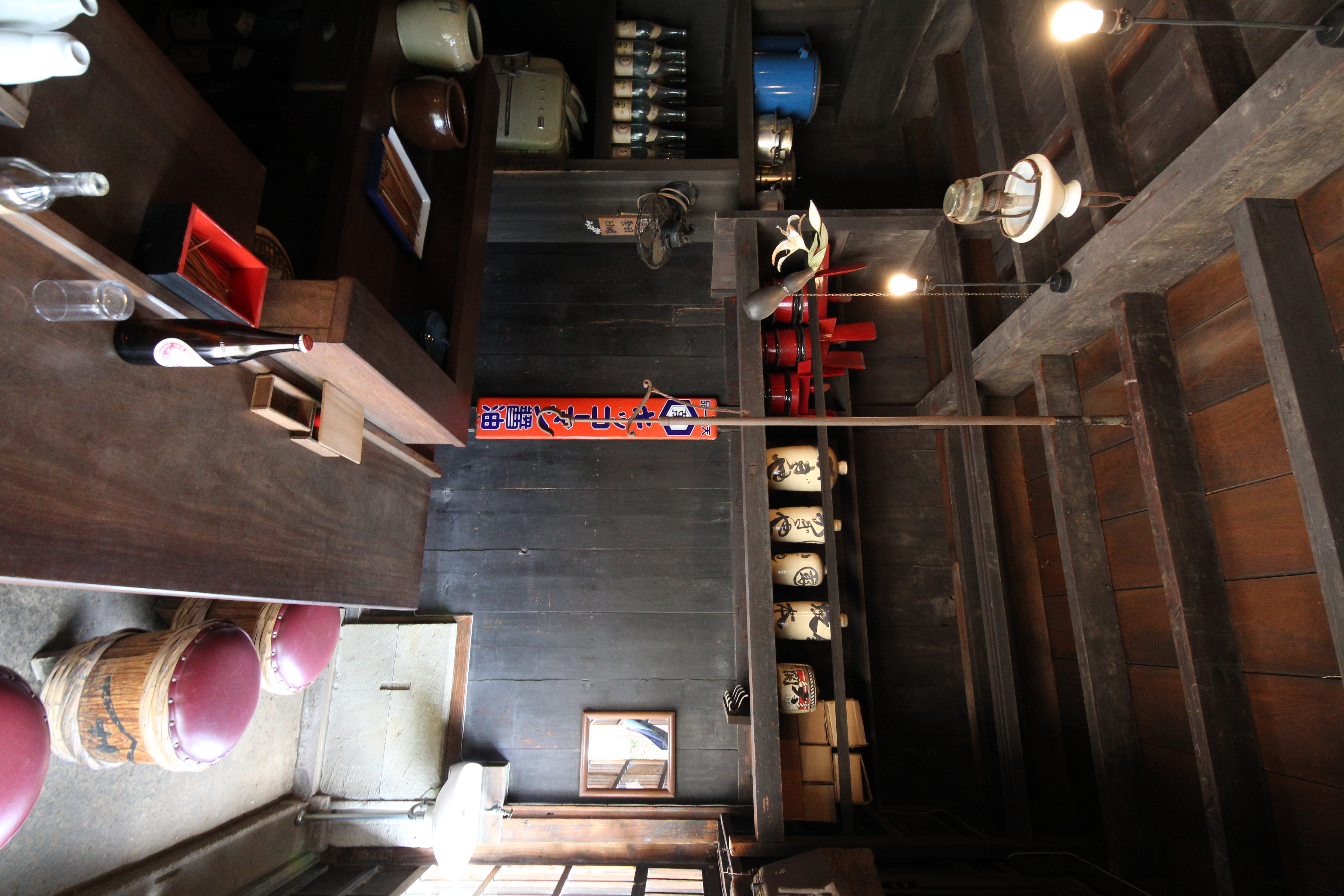 <b>ちょっと暗いから感度アップしちゃおう、みたいな感じで気軽に高感度で撮れるのはEOS Kiss X4のすごいところ。室内撮影にはすごく強い<br>EOS Kiss X4 / 8-16mm F4.5-5.6 DC HSM / 5,184×3,456 / 1/20秒 / F8 / -0.3EV / ISO1600 / WB：オート / 10mm</b>