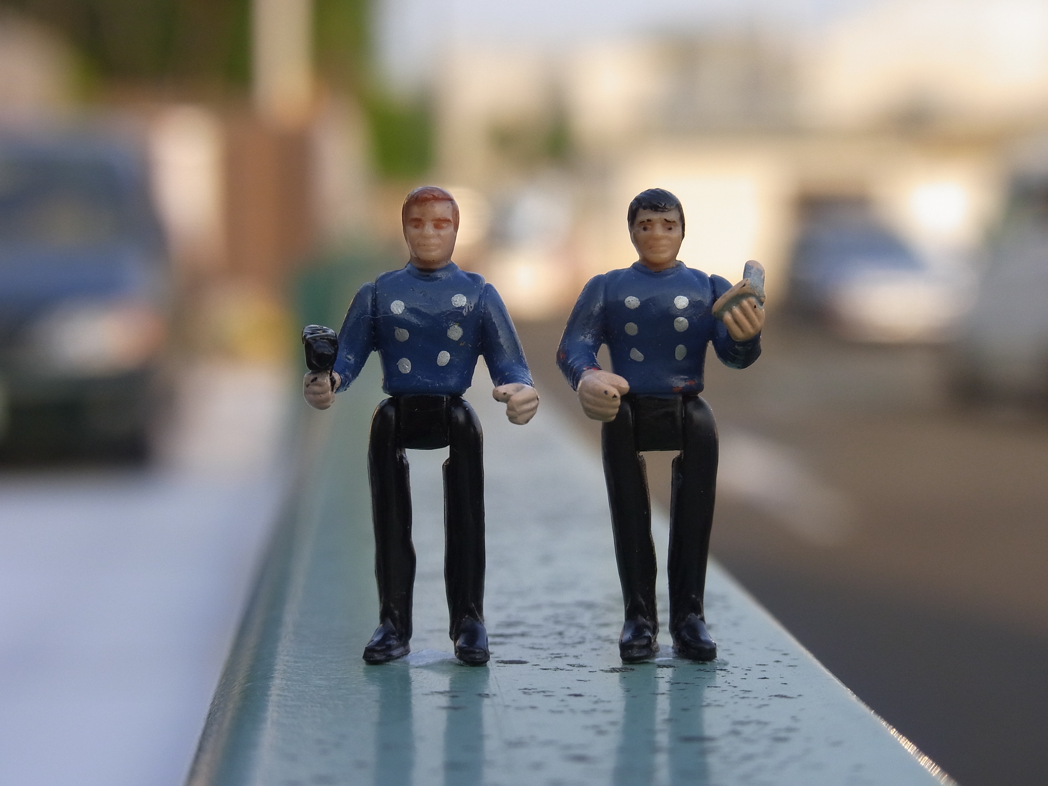 <b>100mm相当（実焦点距離18.3mm） / F4.8</b>