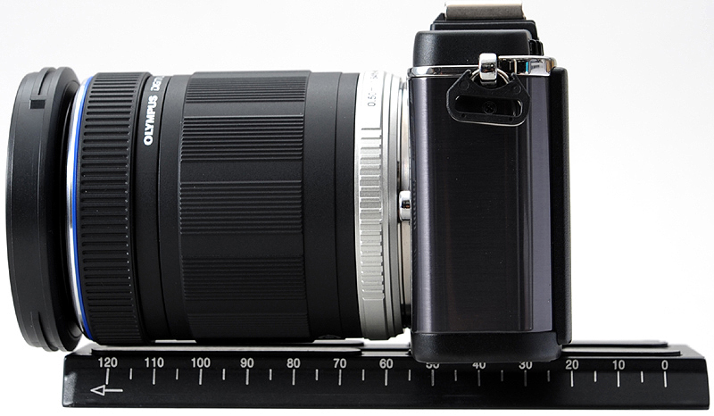 <b>ビデオ用雲台のカメラプレートに載せてもレンズはぶつからない</b>