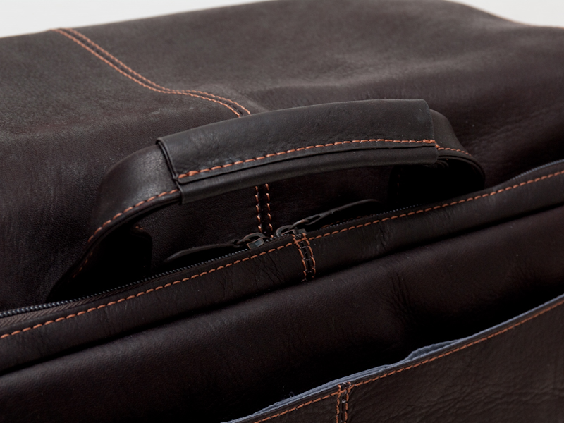 <strong>ハンドルはひとつ</strong>