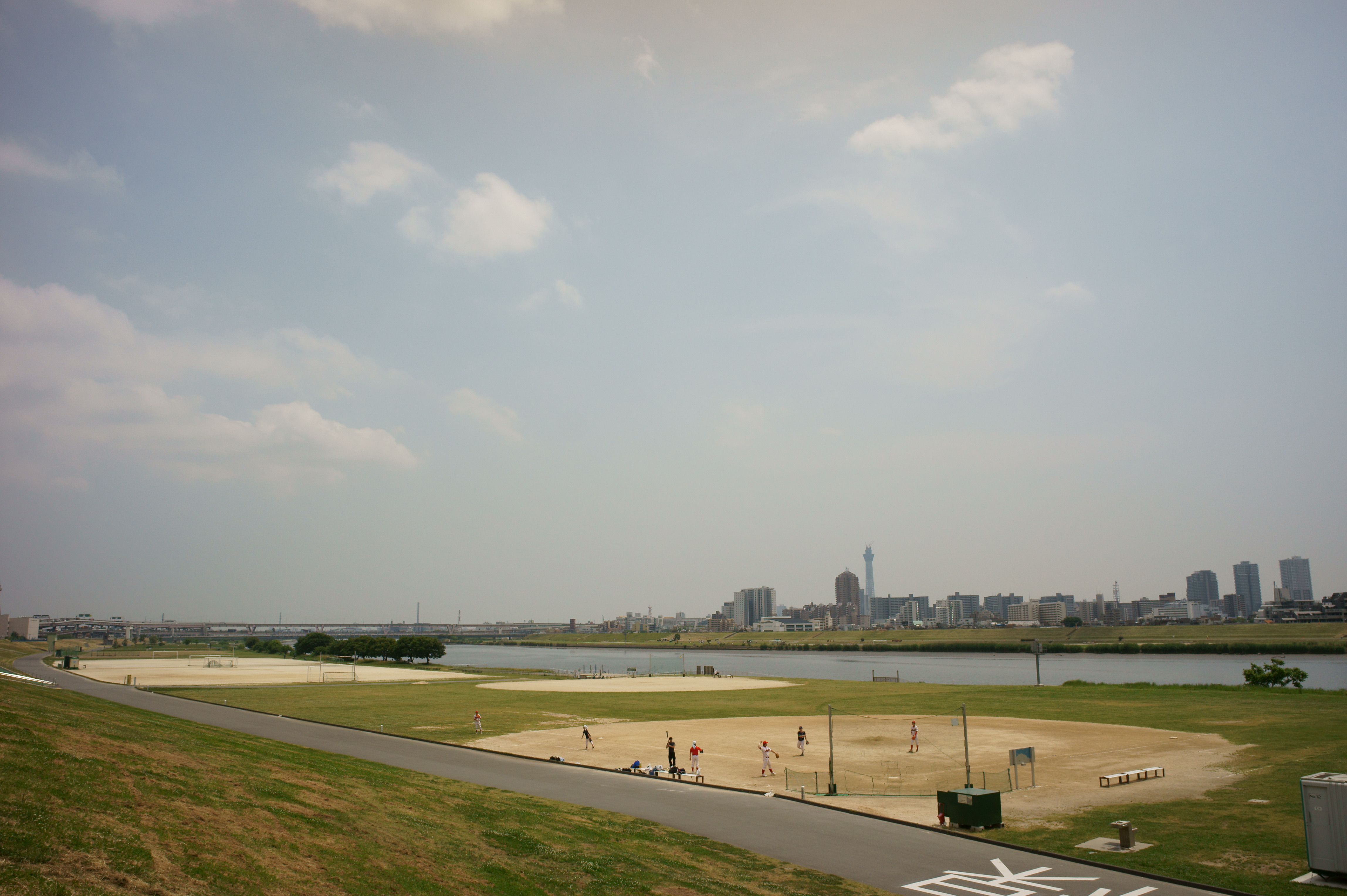 <b>NEX-5 / スーパーエルマーM 18mm F3.8 ASPH. / 4,592×3,056 / 1/1,600秒 / F5.6 / 0EV / ISO200 / WB:オート / 18mm</b>