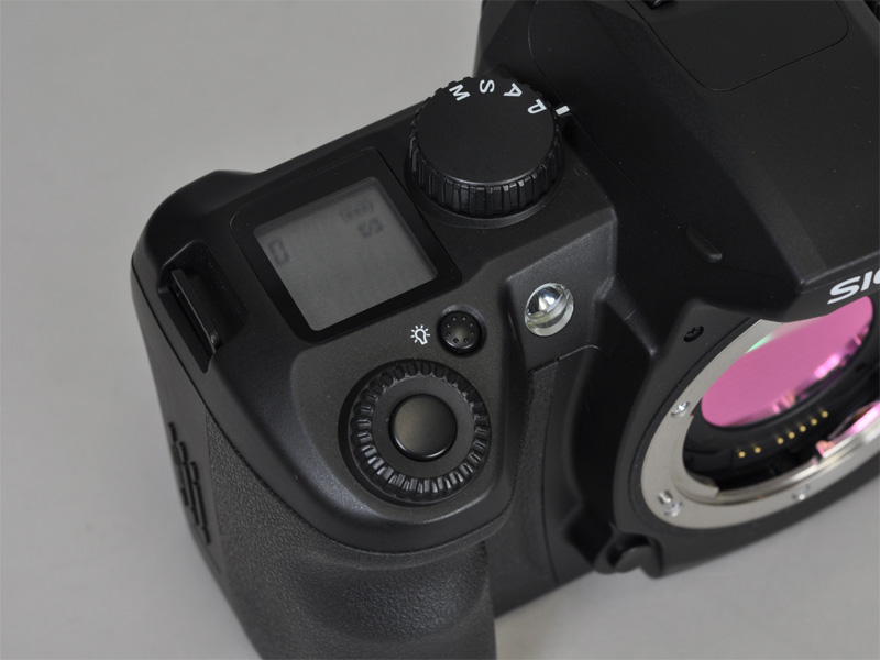 <b>シャッターボタンと前ダイヤル</b>