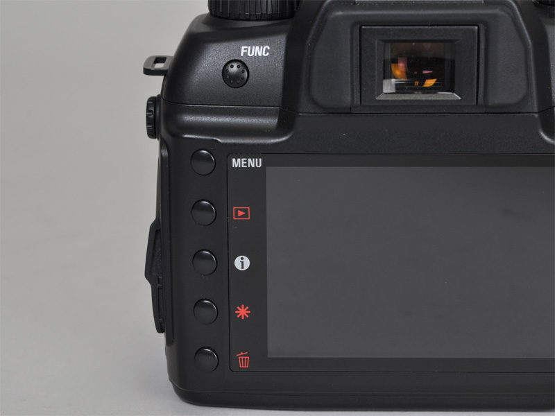 <b>画像再生関連の機能アイコンは赤色とした</b>