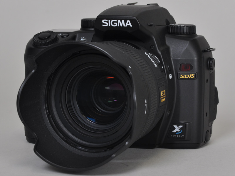 <b>30mm F1.4 DC HSMを装着したところ</b>