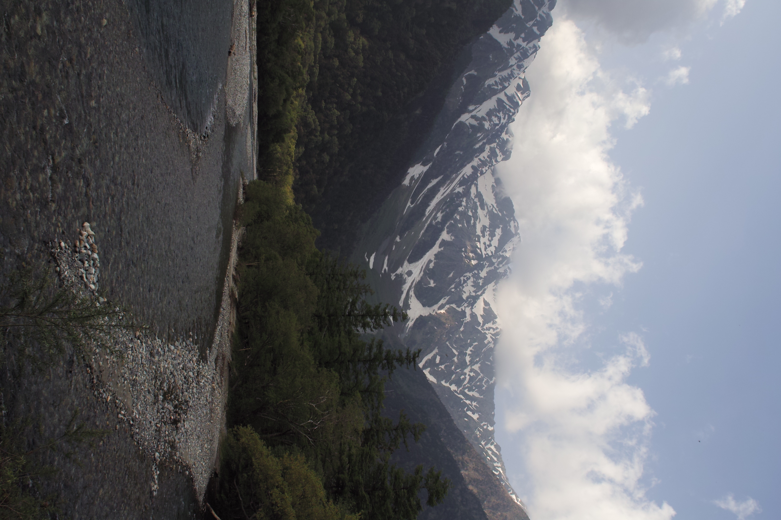 <b>SD15 / 18-50mm F2.8-4.5 DC OS HSM / 約2.4MB / 2,640×1,760 / 1/400秒 / F7 / -0.3EV / ISO100 / 18mm</b>