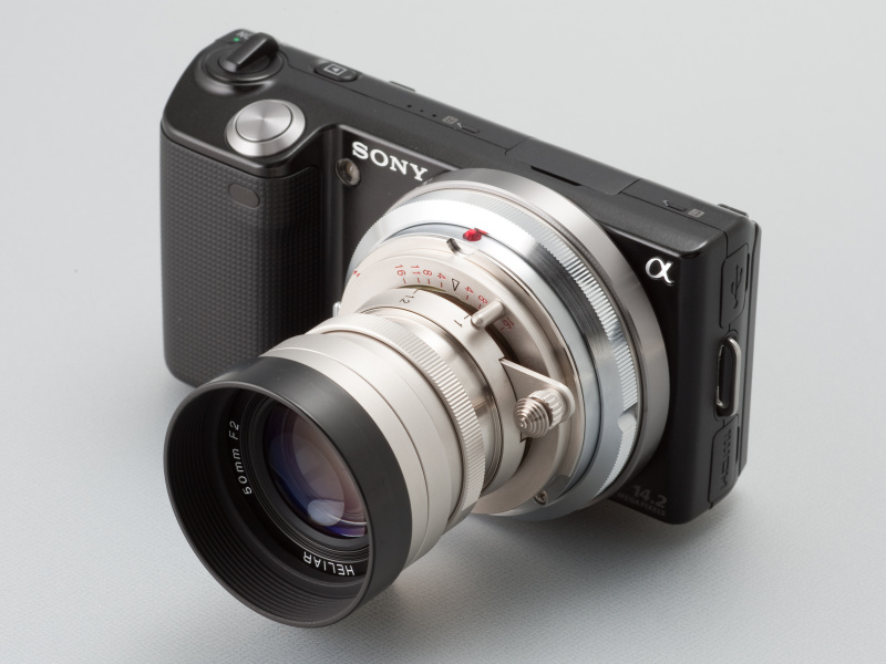 <b>シルバータイプもある。今回のレンズはニッケルメッキなので、シルバーだとややテイストが異なる</b>