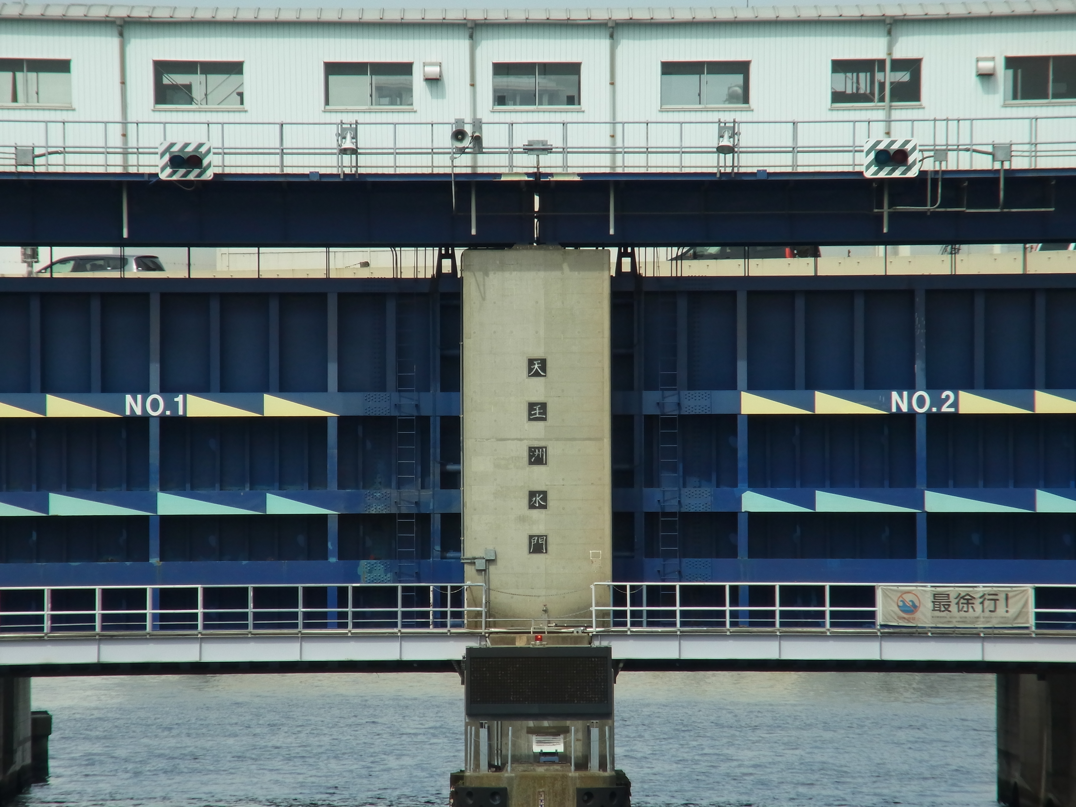 <b>GXR P10 / 約3.3MB / 3,648×2,736 / 1/570秒 / F5.6 / 0EV / ISO100 / WB:オート / 52.5mm</b>