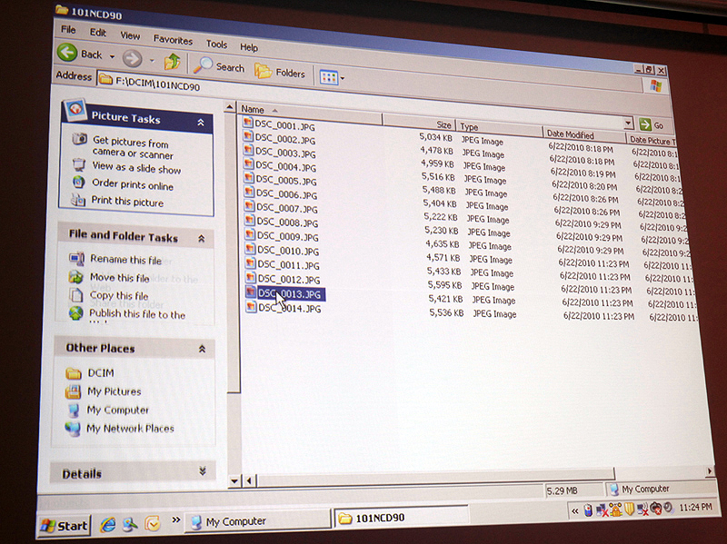 <b>SD WORMカードをUSBカードリーダーを介してPCに接続したところ。一般的なメモリーカードと同様に表示される</b>