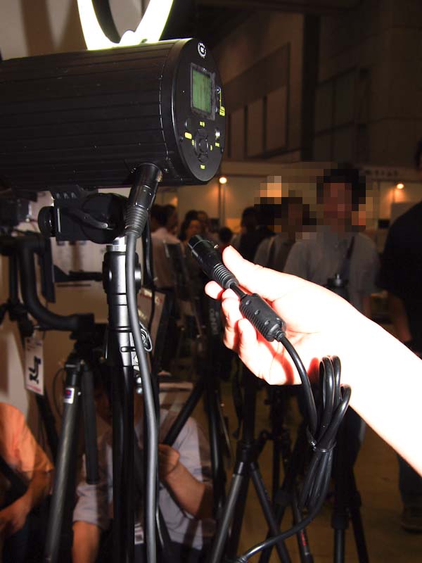 <b>バッテリーとAC電源の2つを利用できる</b>