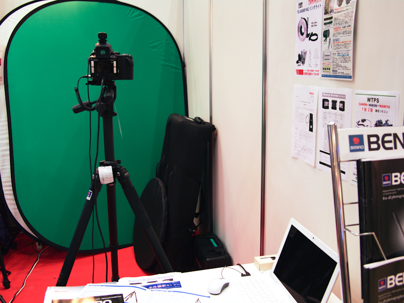 <b>マミヤの中判デジタルシステムで撮影を試せるスペースもあった</b>