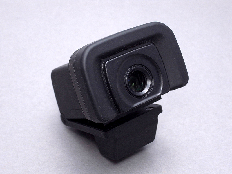 <b>さらに、塩ビパーツにマグニファイアーアイカップを取り付ける</b>