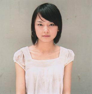 <b>（c）大佐彩子</b>