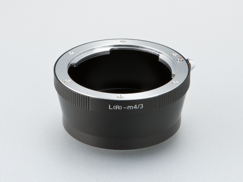 <b>ディスカバーフォトのライカRアダプターは着脱レバーが大きめで操作しやすい。価格は5,600円</b>
