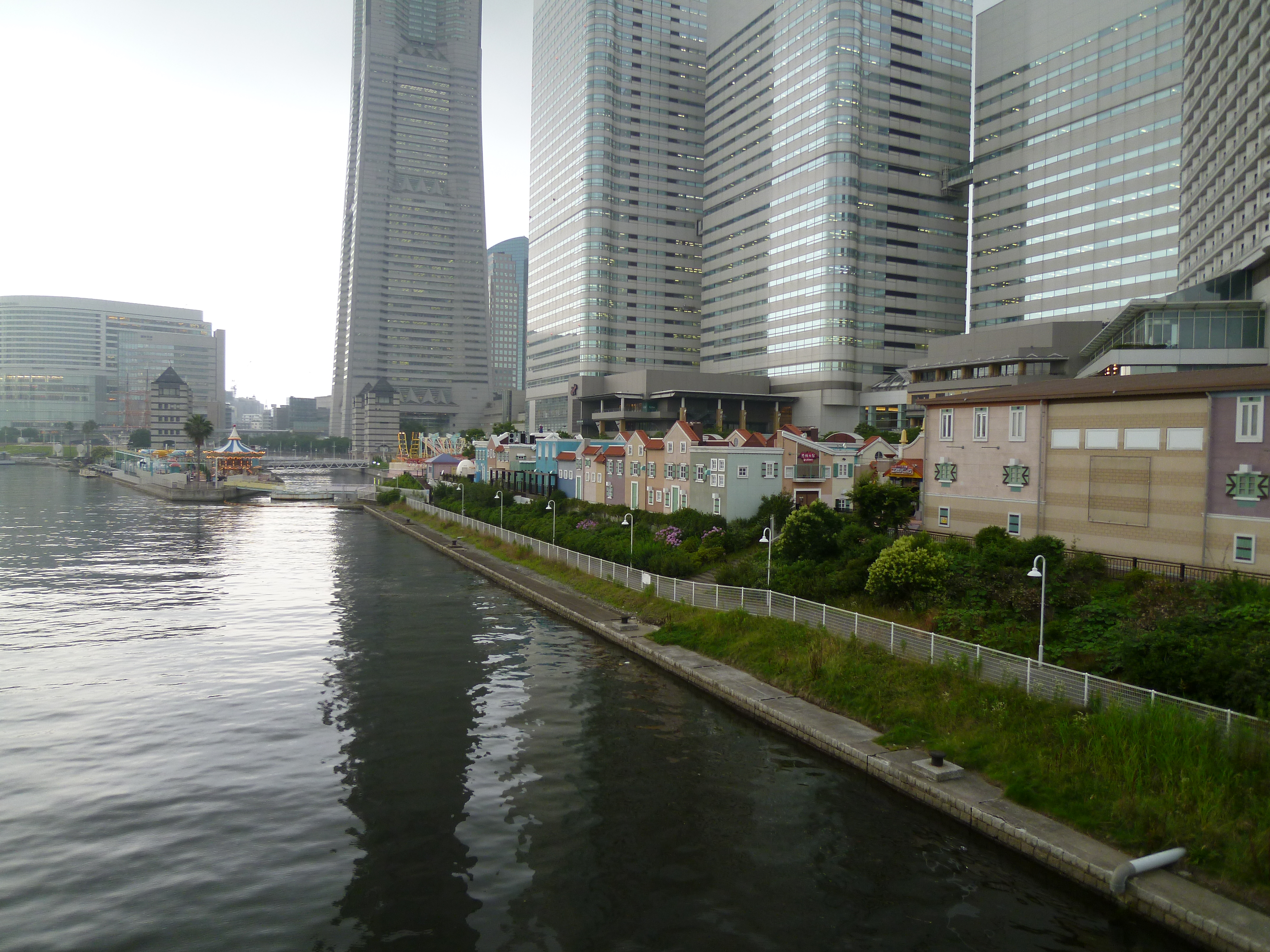 <b>広角端<br>DMC-FX70 / 約5.0MB / 4,320×3,240 / 1/160秒 / F2.8 / 0EV / ISO80 / WB:オート / 4.3mm</b>