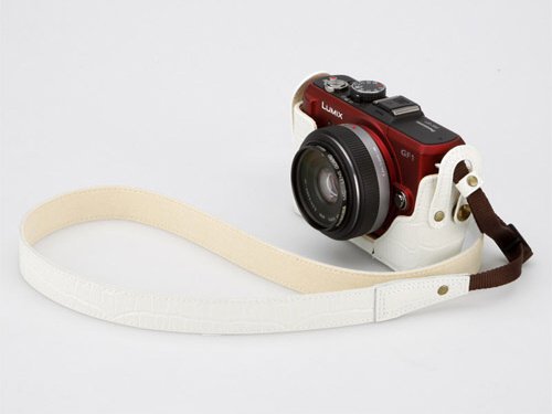 <b>LUMIX DMC-GF1用クロコ調ホワイト</b>