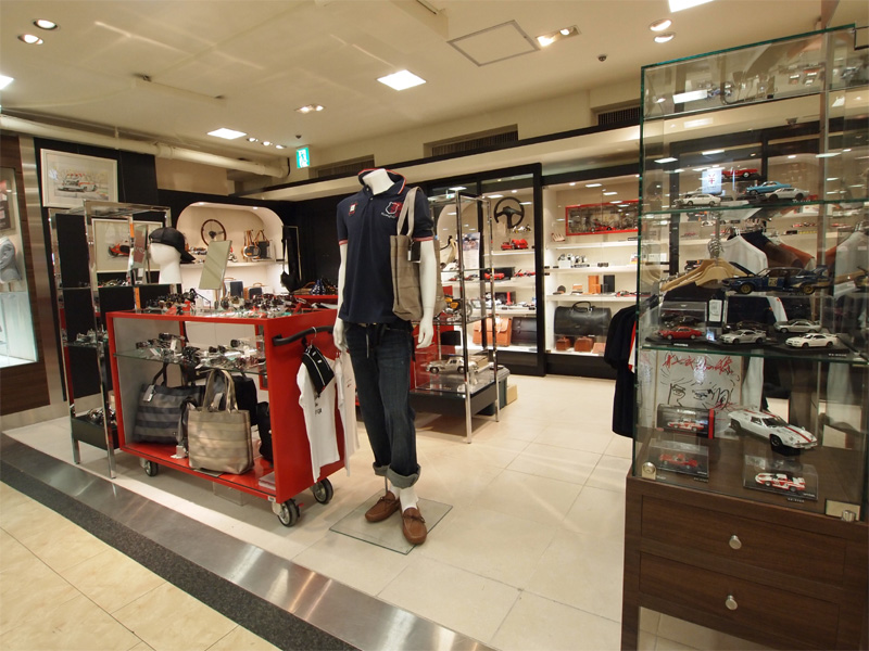 <b>西武池袋本店5階ガレージ</b>