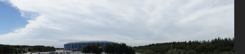 <b>撮影中によくある失敗が、最後まで撮影できないという状況。足りなかった部分は真っ黒になってしまう（リンク先は800×176ピクセル）</b>