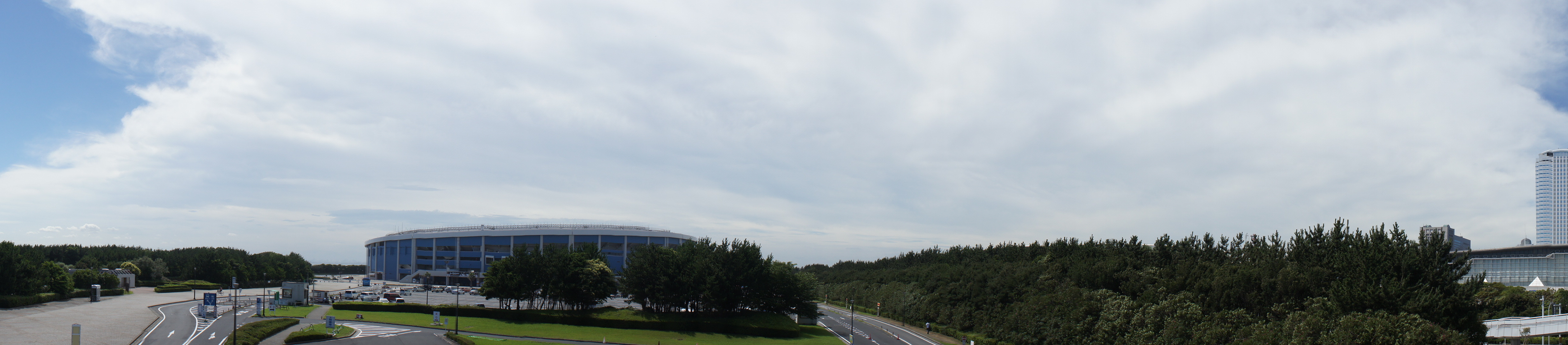 <b>標準<br>NEX-5 / E 18-55mm F3.5-5.6 OSS / 約1.6MB / 4,912×1,080 / 1/320秒 / F13 / 0EV / ISO200 / WB:オート</b>