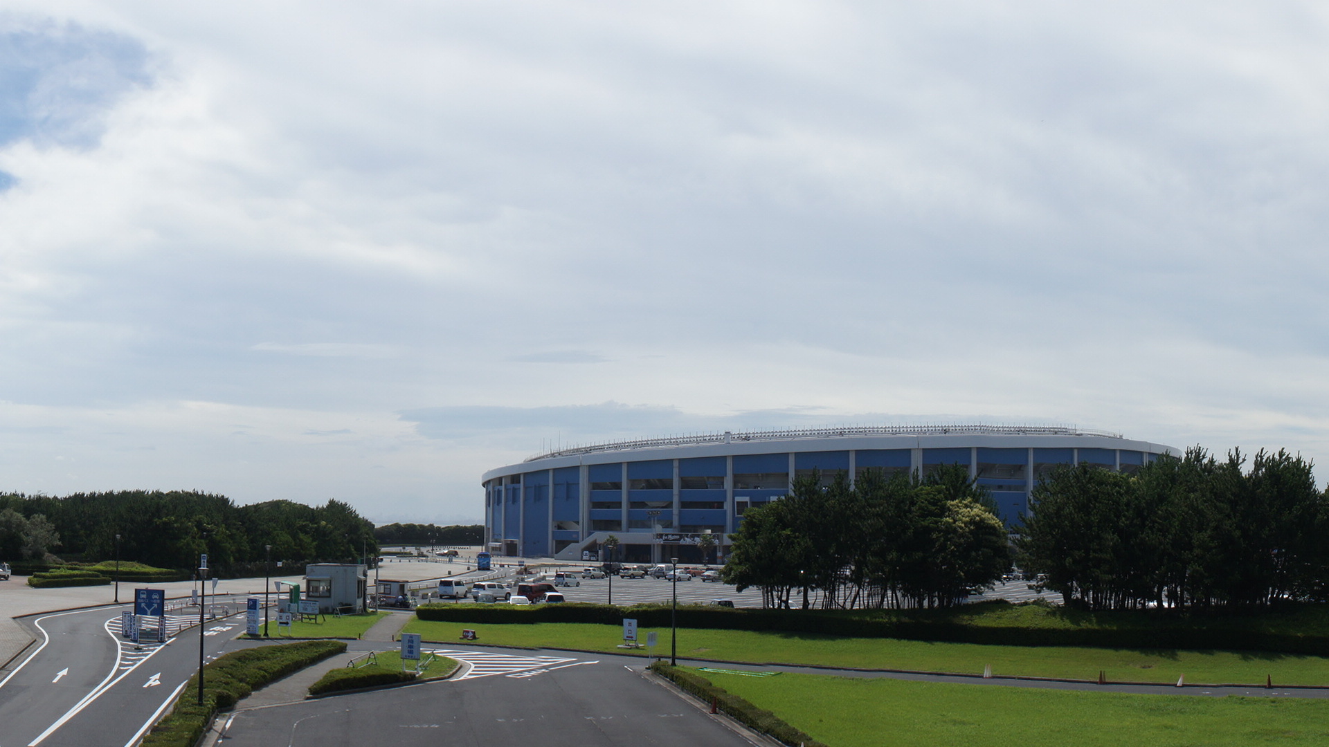 <b>16：9<br>NEX-5 / E 18-55mm F3.5-5.6 OSS / 約1.2MB / 1,920×1,080 / 1/320秒 / F13 / 0EV / ISO200 / WB:オート</b>