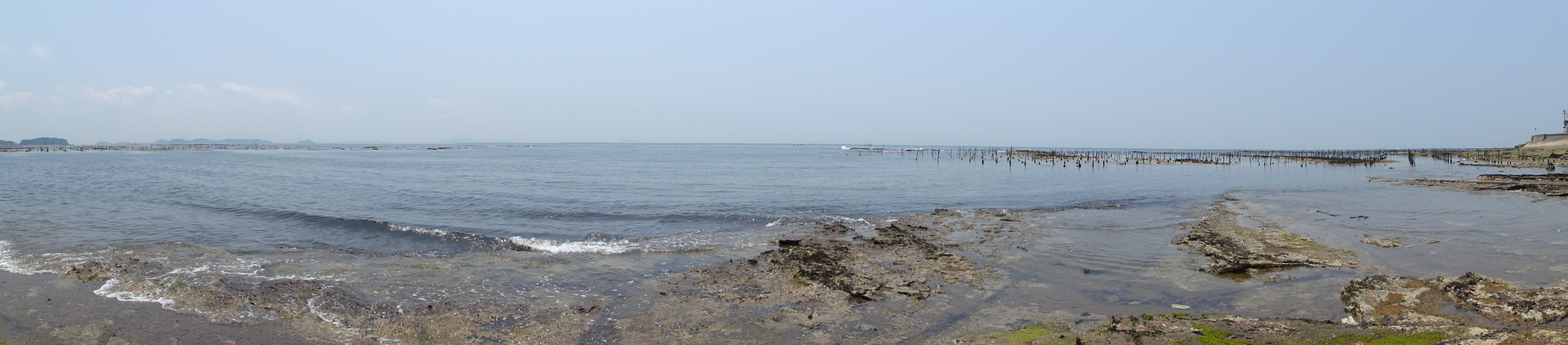 <b>たまたま車を駐めて撮った写真なので、撮影場所が不明だった。こんな時はGPS機能が便利<br>DSC-HX5V / 約2.4MB / 4,912×1,080 / 1/1,250秒 / F3.5 / 0EV / ISO125 / WB:オート</b>