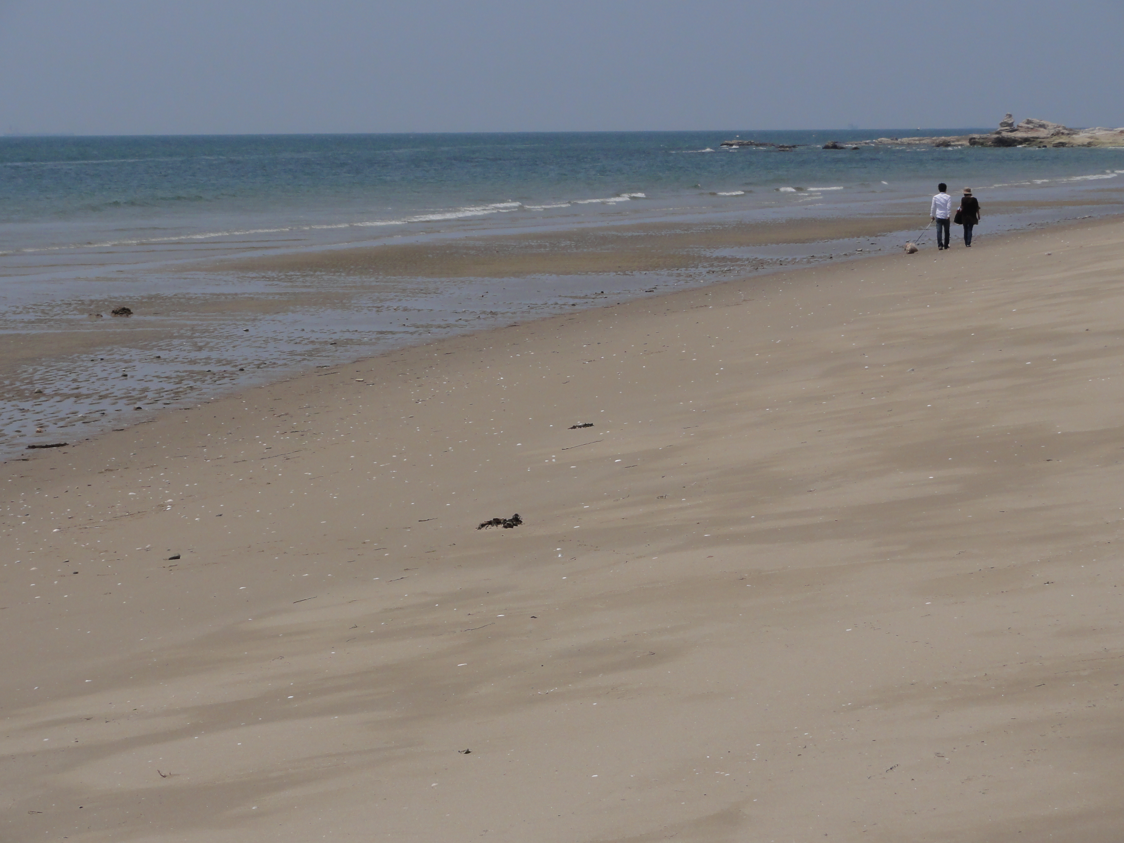 <b>こちらは小野浦の海水浴場<br>DSC-HX5V / 約3.5MB / 3,648×2,736 / 1/400秒 / F11 / -0.7EV / ISO125 / WB:オート / 19.9mm</b>