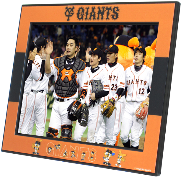 <b>ジャイアンツ デジタルフォトフレーム。特典画像の一例（c）Yomiuri Giants</b>