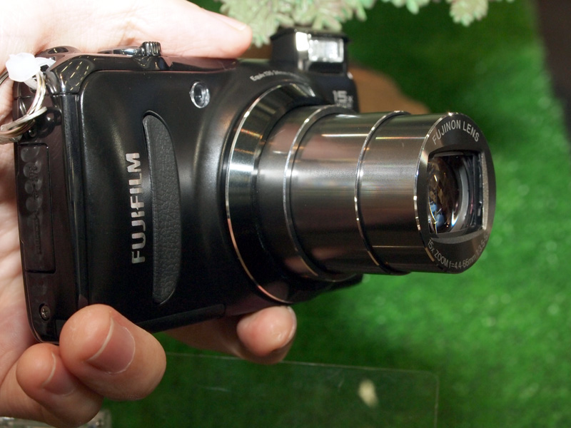 <b>望遠端（360mm相当）での撮影時</b>