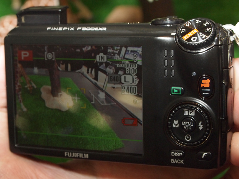 <b>FinePix F300EXR（ブラック）</b>