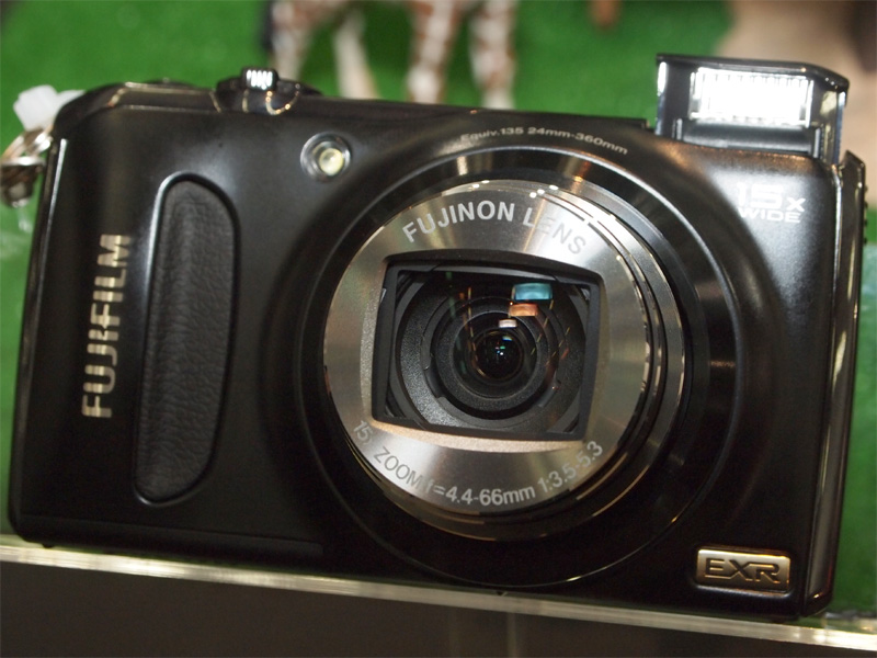 <b>FinePix F300EXR（ブラック）</b>