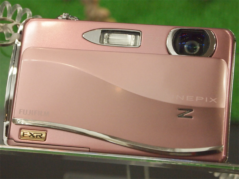 <b>FinePix Z800EXR</b>