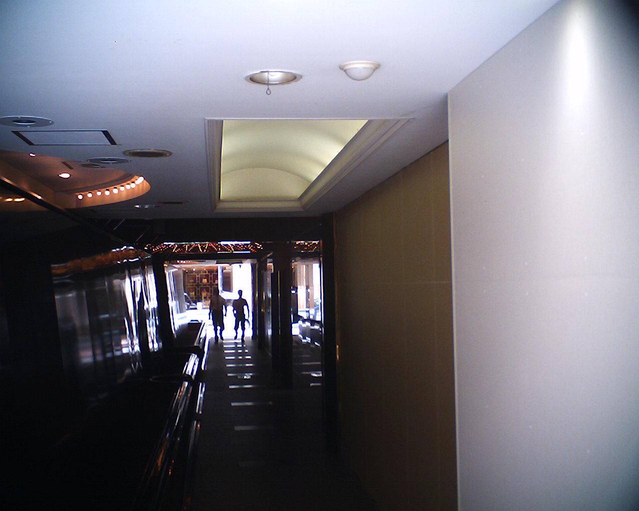 <b>VQ1015R2 / 1,280×1,024 / 1/10秒 / F2.8 / 0EV / ISO60 / オート / WB:オート</b>