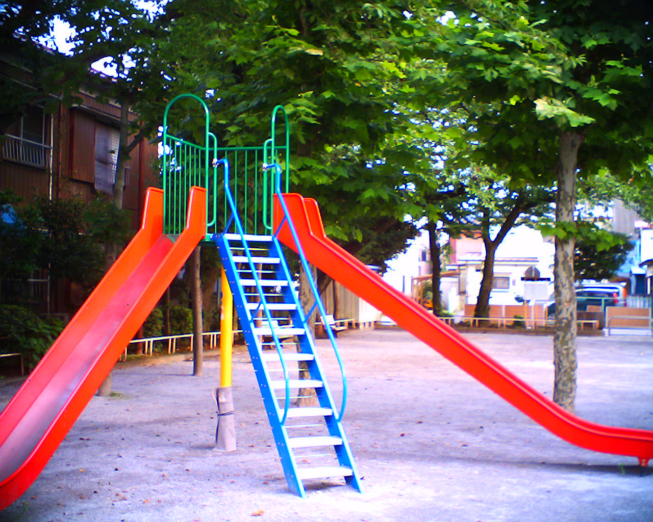 <b>VQ1015R2 / 1,280×1,024 / 1/10秒 / F2.8 / 0EV / ISO60 / オート / WB:オート</b>