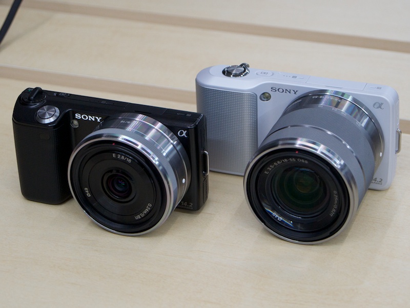 <b>左からNEX-5、NEX-3</b>