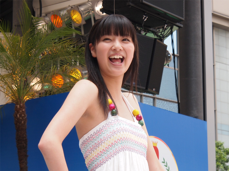 <b>グランプリの新川優愛さん</b>