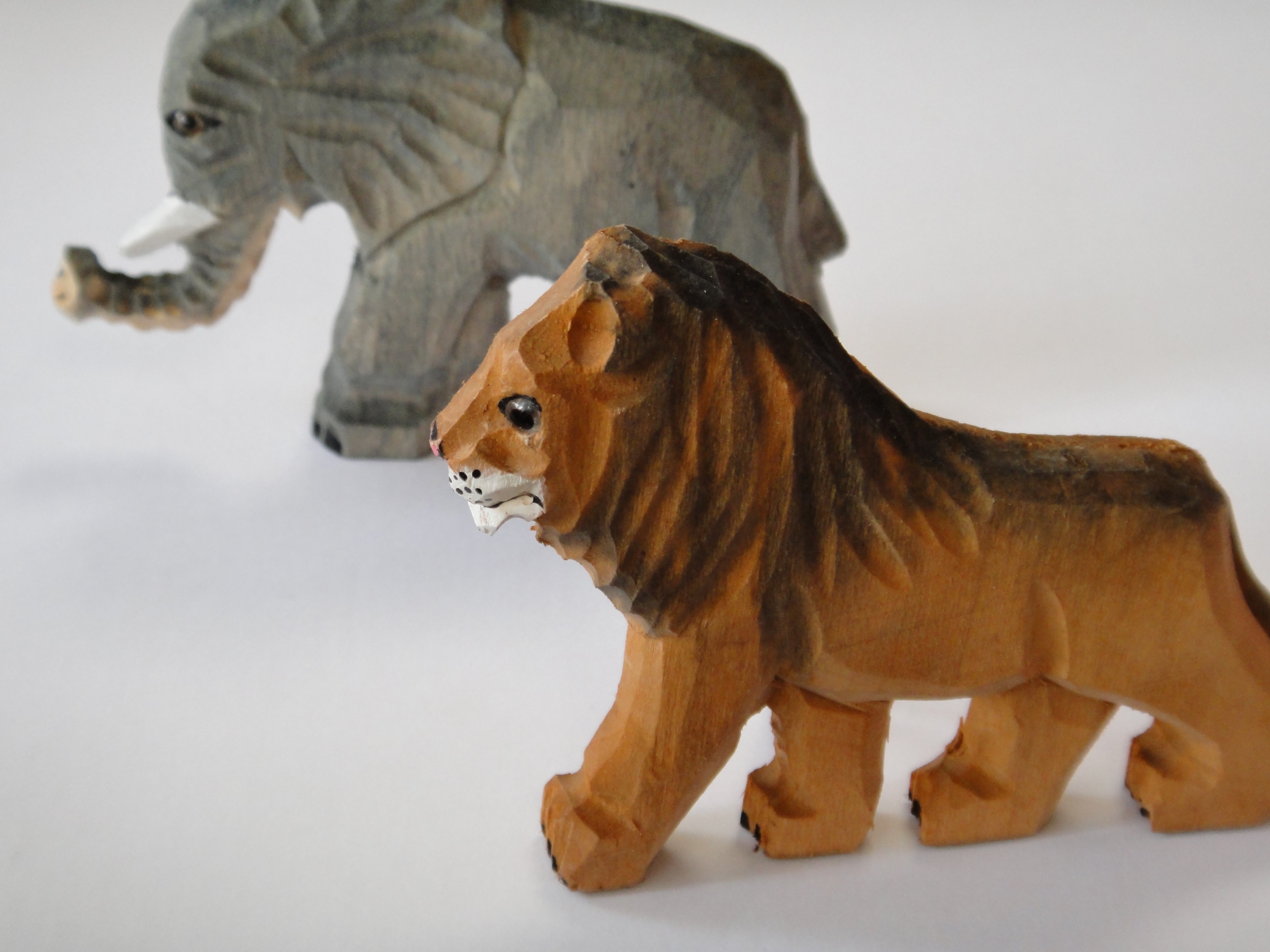 <b>背景ぼかし：オフ<br>4,000×3,000 / 1/50秒 / F4 / 0EV / ISO400 / WB:太陽光 / 12.64mm（71mm相当）</b>