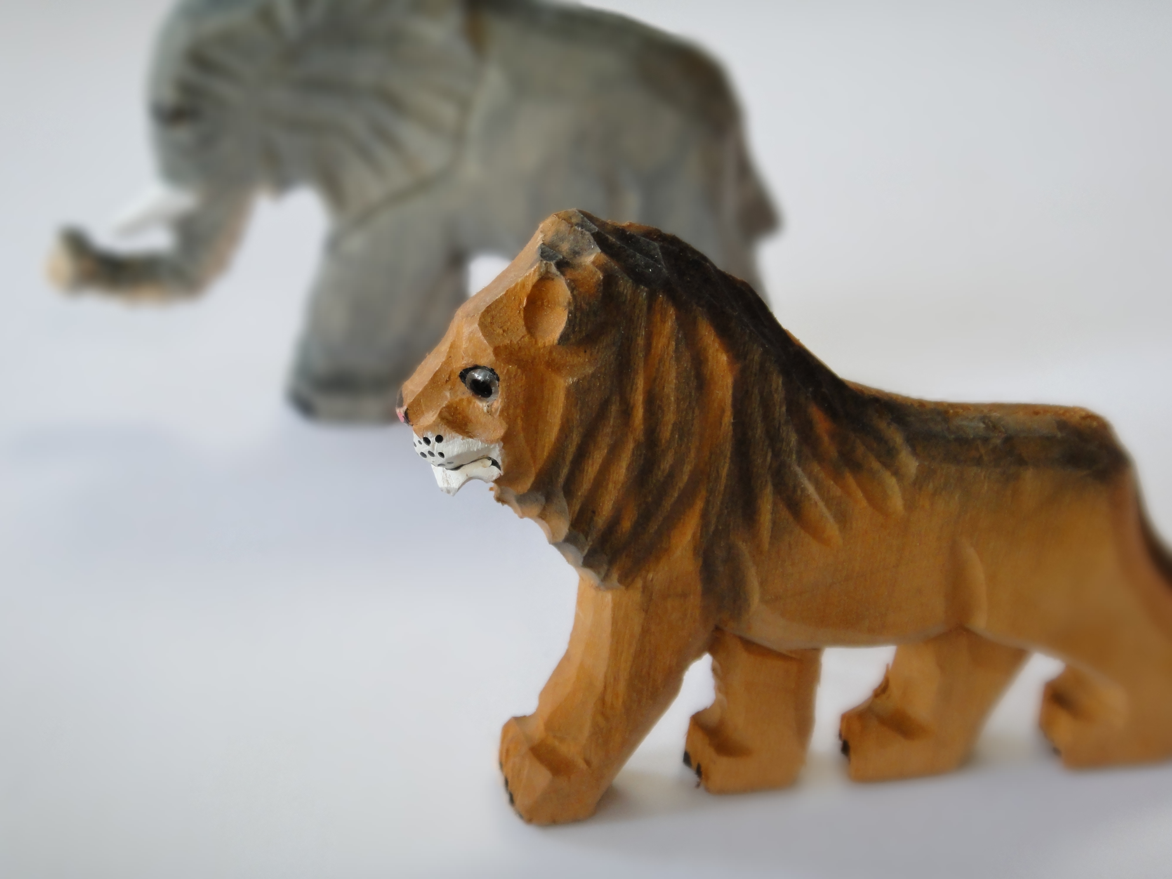 <b>背景ぼかし：高<br>4,000×3,000 / 1/40秒 / F4 / 0EV / ISO400 / WB:オート / 12.64mm（71mm相当）</b>