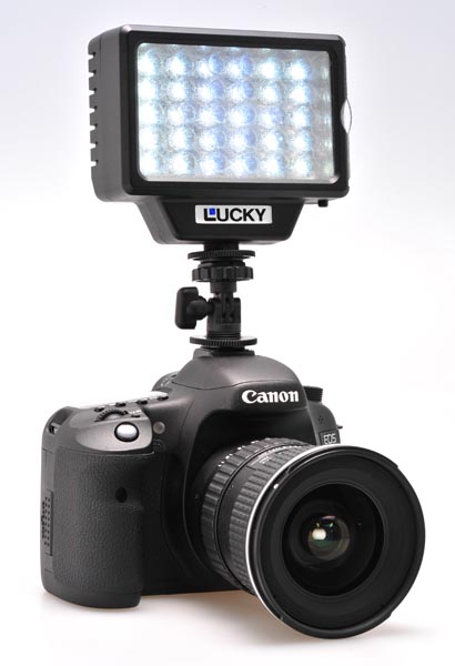 <b>LL-30Vの使用例。1ウェイ雲台が付属する</b>