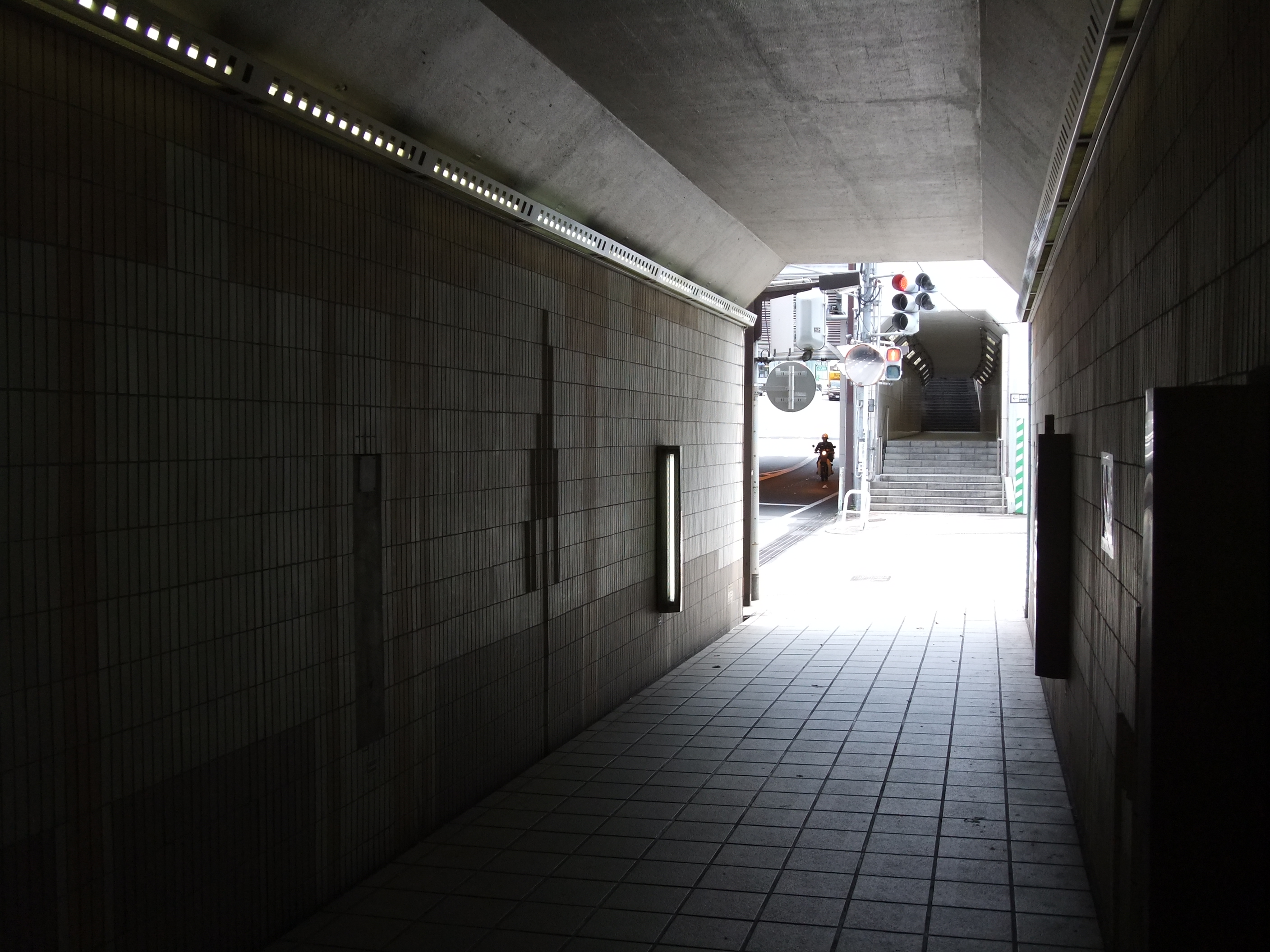 <b>EXR：高感度低ノイズ優先<br>FinePix Z800EXR / 2,816×2,112 / 1/80秒 / F3.9 / -0.7EV / ISO100 / WB:オート / 6.4mm（35mm相当）</b>