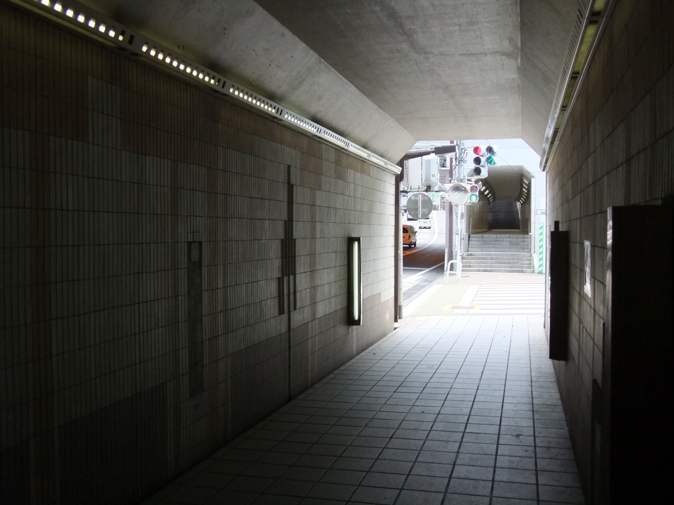 <b>EXR：ダイナミックレンジ優先<br>FinePix Z800EXR / 2,816×2,112 / 1/50秒 / F3.9 / -0.7EV / ISO100 / WB:オート / 6.4mm（35mm相当）</b>