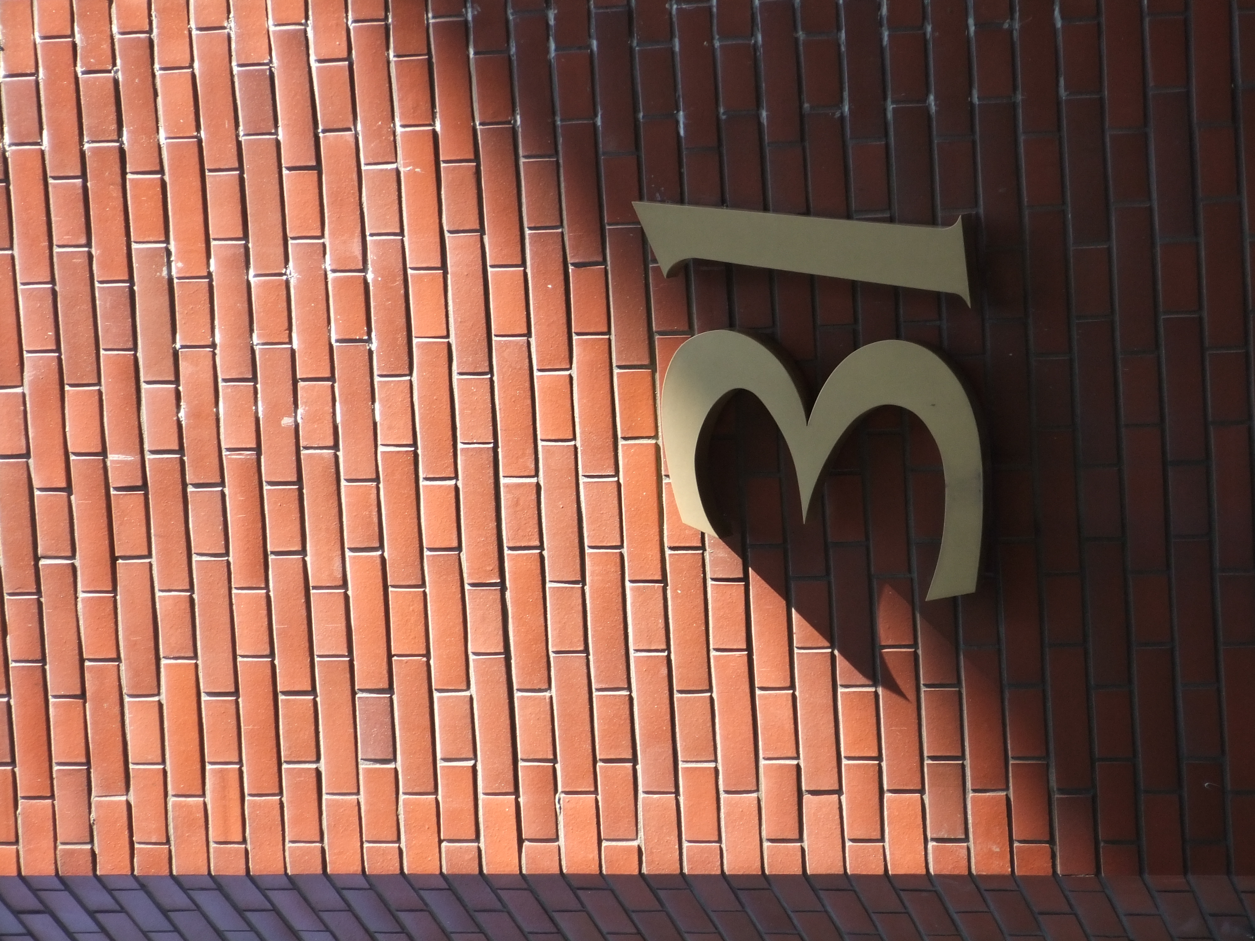 <b>オートホワイトバランスだと少し青っぽくなったので、これはプリセットの太陽光に切り替えて撮ったカット<br>FinePix Z800EXR / 4,000×3,000 / 1/52秒 / F4.9 / 0EV / ISO100 / WB:太陽光 / 26mm（142mm相当）</b>