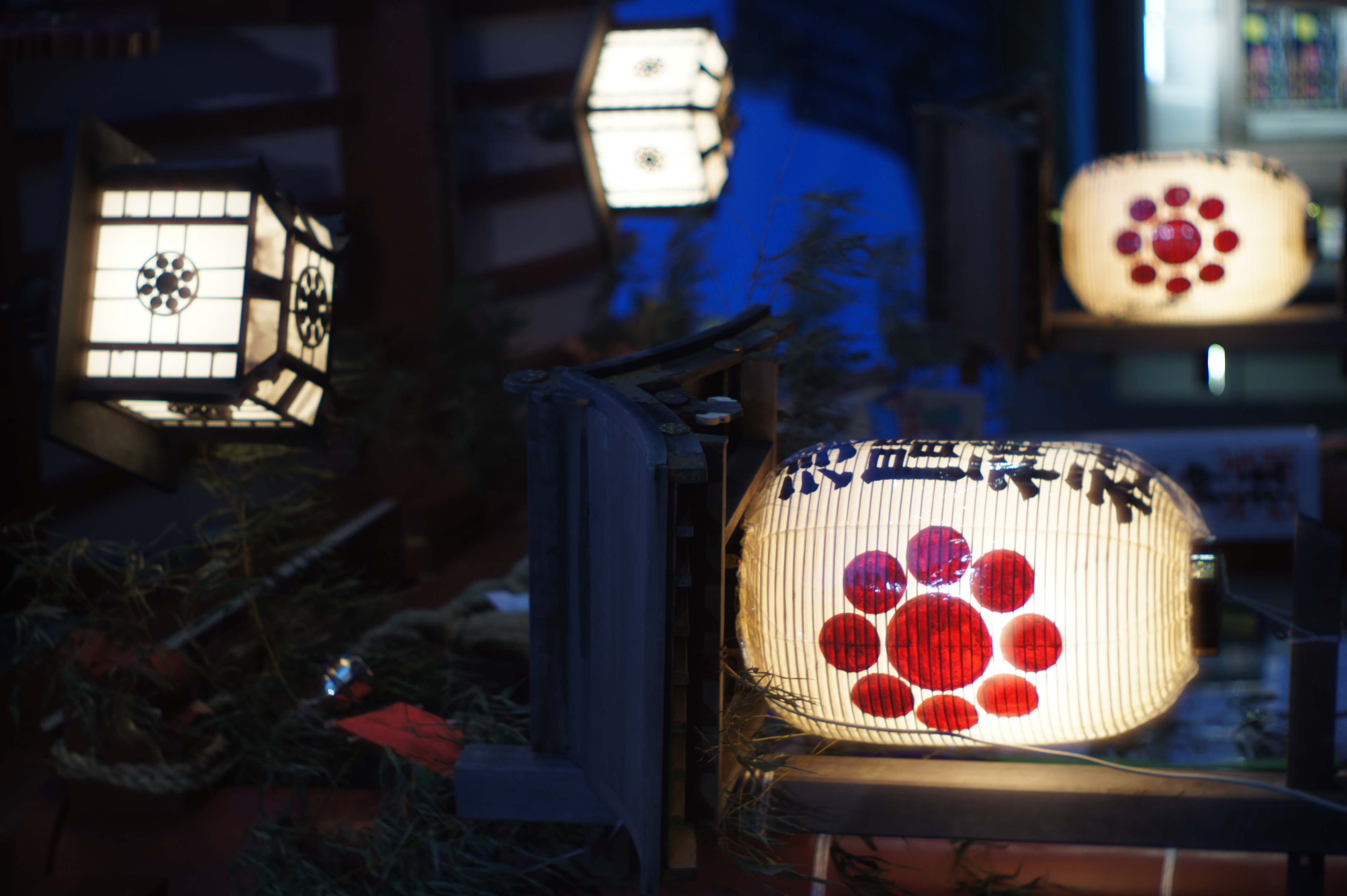 <b>NEX-5 / キヤノンレンズ50mm F0.95 / 約3.2MB / 3,056×4,592 / 1/80秒 / F0.95 / 0EV / ISO200 / WB:オート / クリエイティブスタイル：スタンダード / DROオート</b>