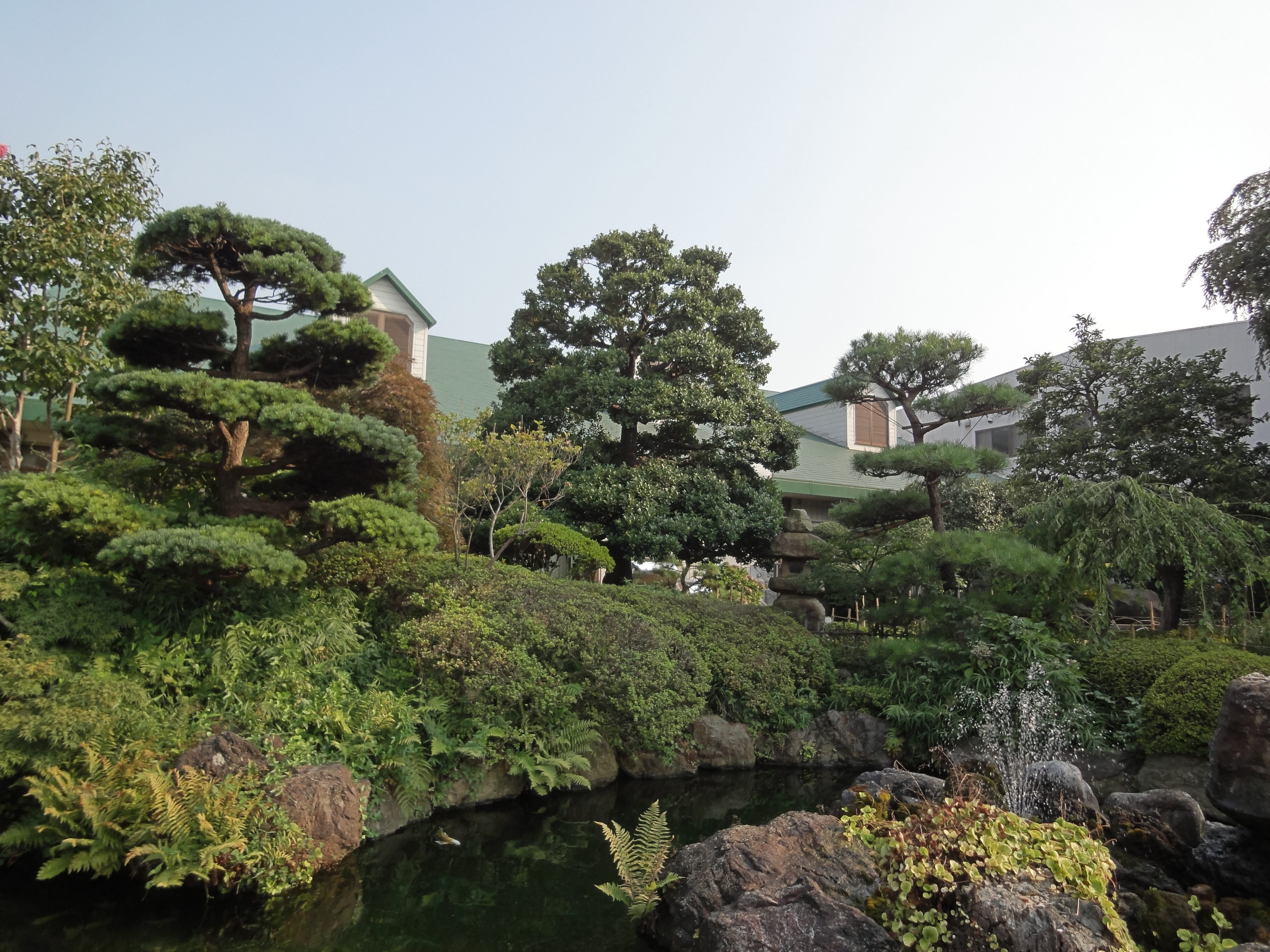 <b>オートHDR：オン<br>DSC-WX5 / 約4.7MB / 4,000×3,000 / 1/100秒 / F7.1 / 0EV / ISO125 / WB:オート / 4.2mm</b>