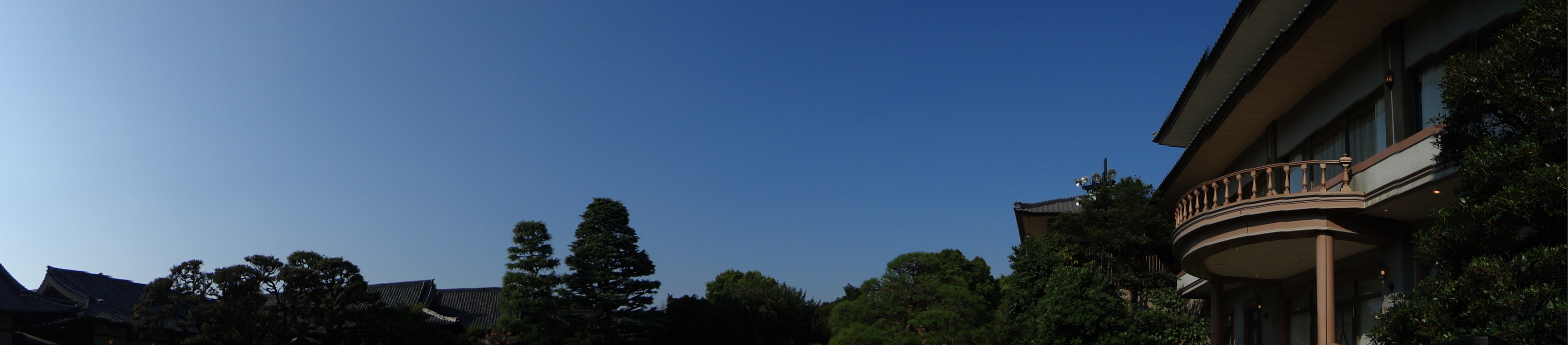 <b>DSC-WX5 / 約2.2MB / 4,912×1,080 / 1/640秒 / F7.1 / 0EV / ISO125 / WB:オート / 4.2mm</b>