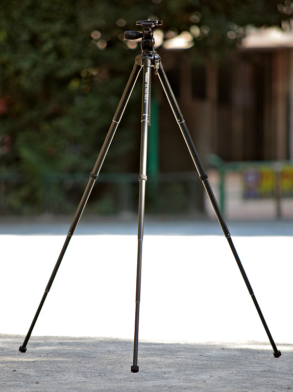 <b>ULTRA REXi L。発売は5月で価格は3万8,325円。5段式だ</b>