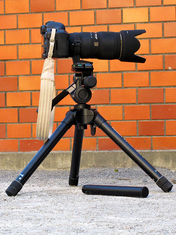 <b>中位に開脚したところ</b>