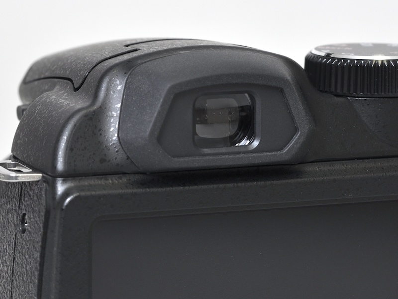 <b>EVFを装備。ドット数は20.1万</b>