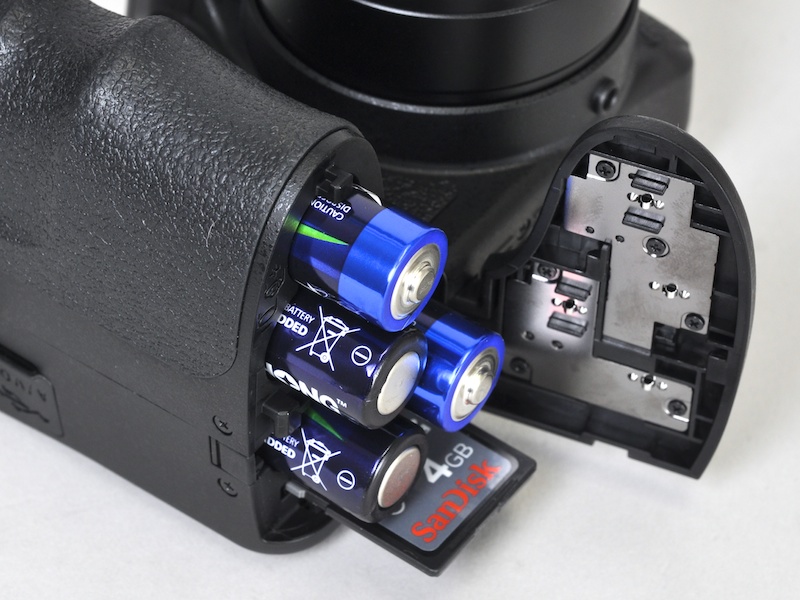 <b>電源に単3電池本を使用する</b>