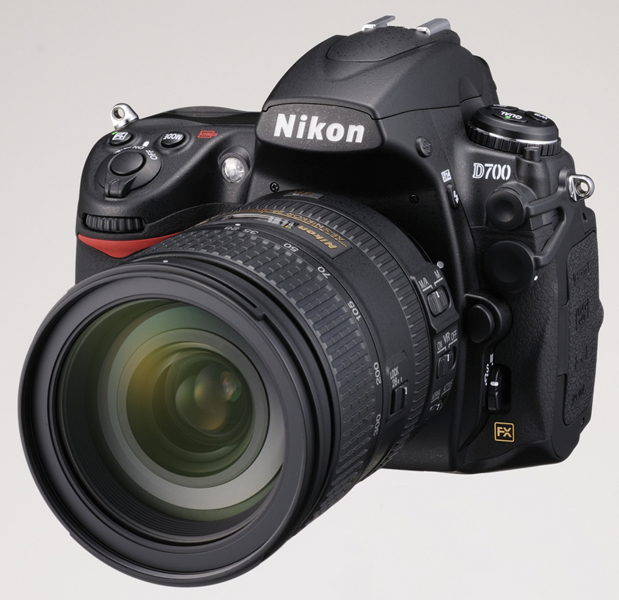 <b>D700に装着したところ</b>