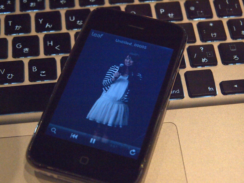 <b>iPhone 3GSで実際に撮影画像を表示しているところ</b>