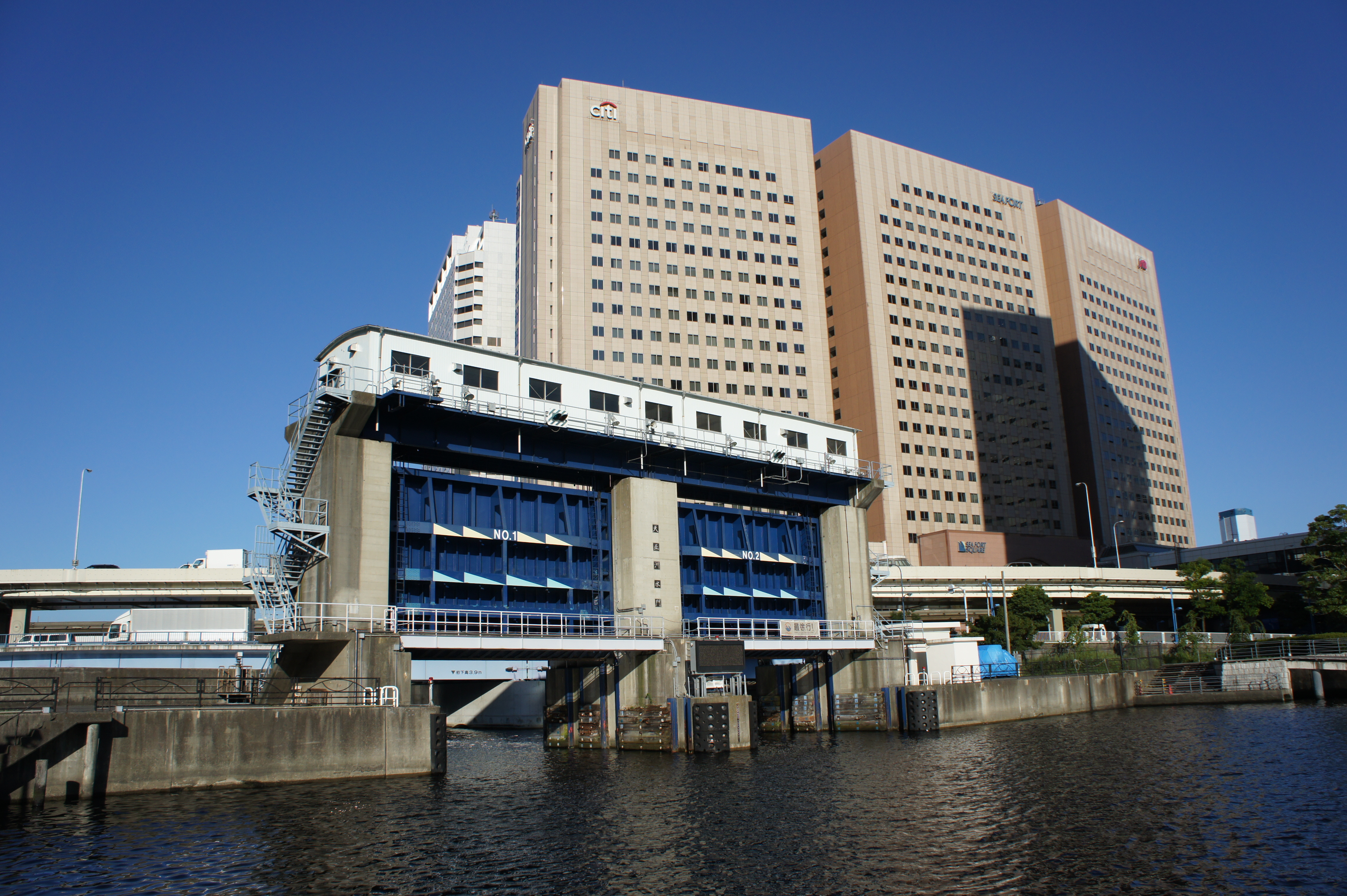 <b>NEX-5 / E 18-55mm F3.5-5.6 OSS</b>